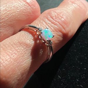 10k white gold fire opal & diamond ring size 7 💍